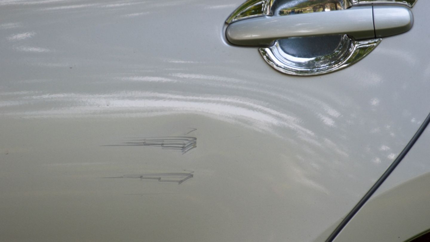 Mi vecino me raya el coche